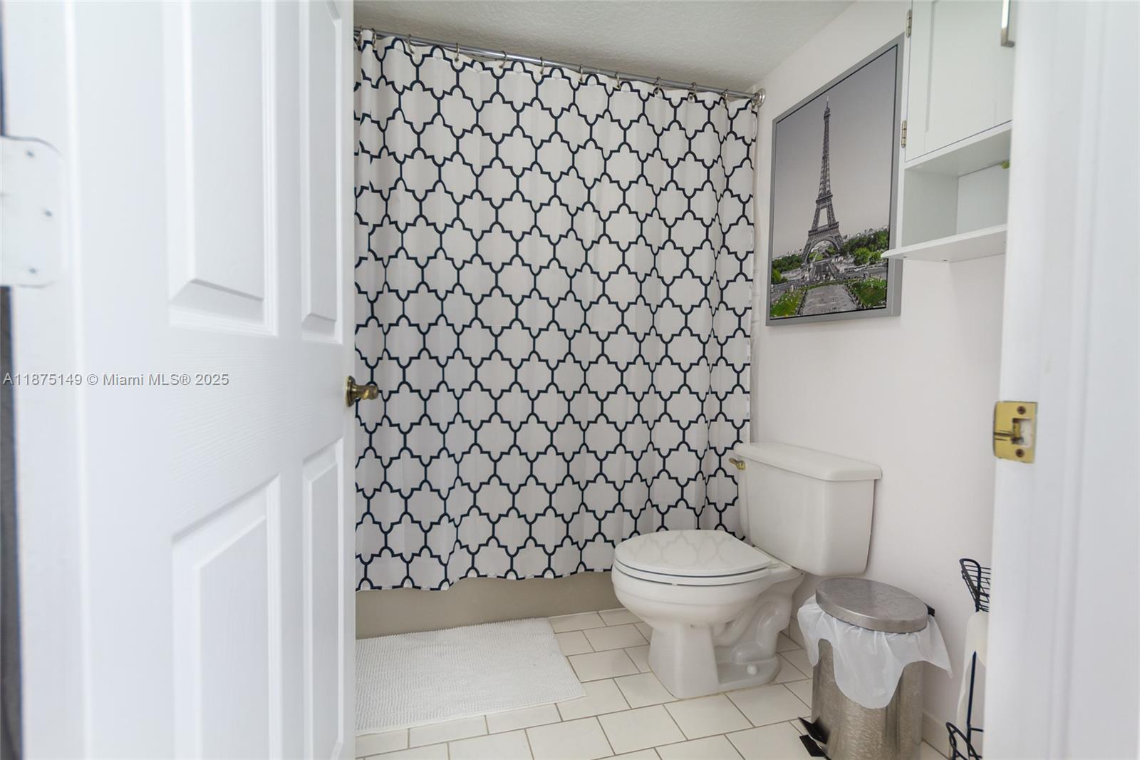 VILLAS AT THE HAMMOCKS CO - Residential