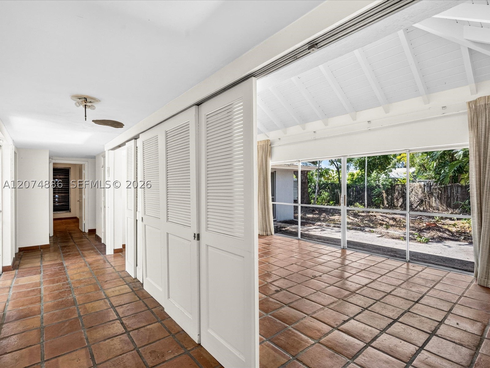 5710 SW 89th Ave, Miami FL 33173