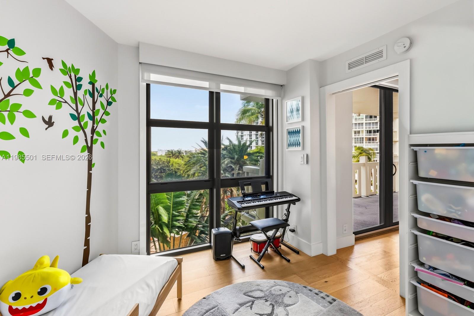 TOWERS OF KEY BISCAYNE CO - Residential Lease