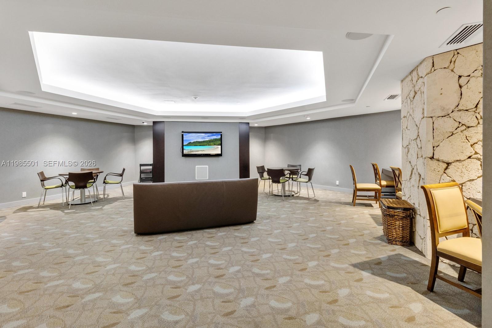 TOWERS OF KEY BISCAYNE CO - Residential Lease