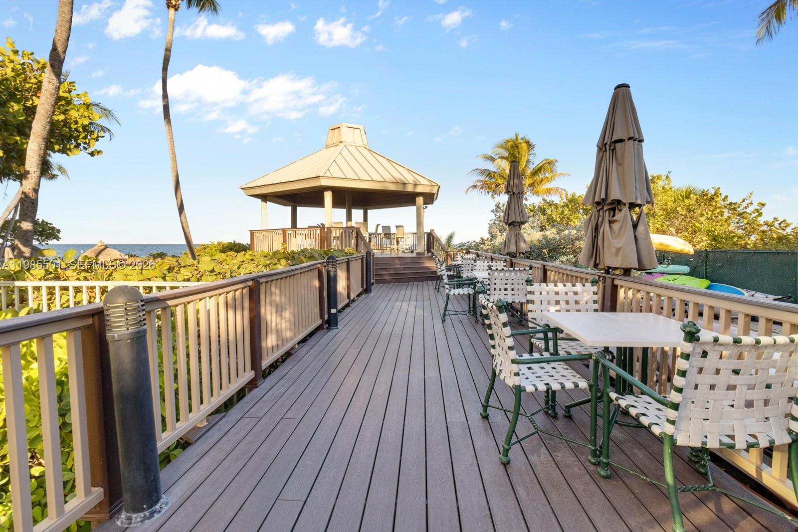 TOWERS OF KEY BISCAYNE CO - Residential Lease