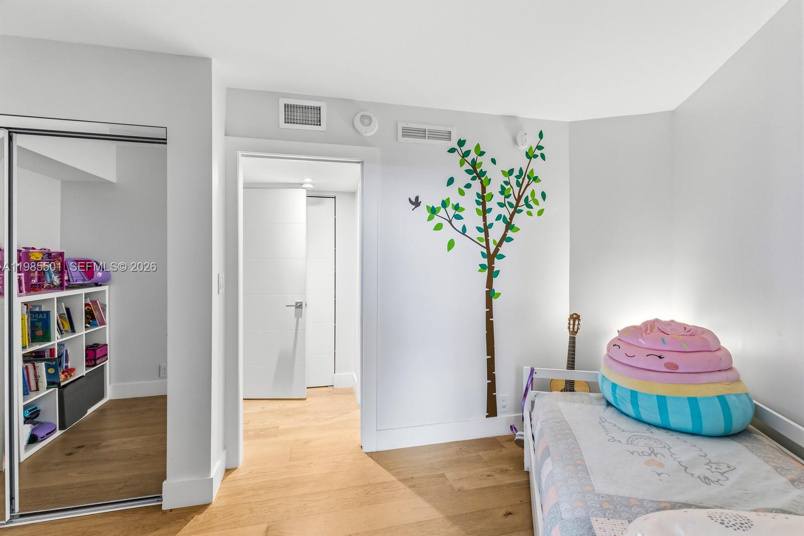 TOWERS OF KEY BISCAYNE CO - Residential Lease