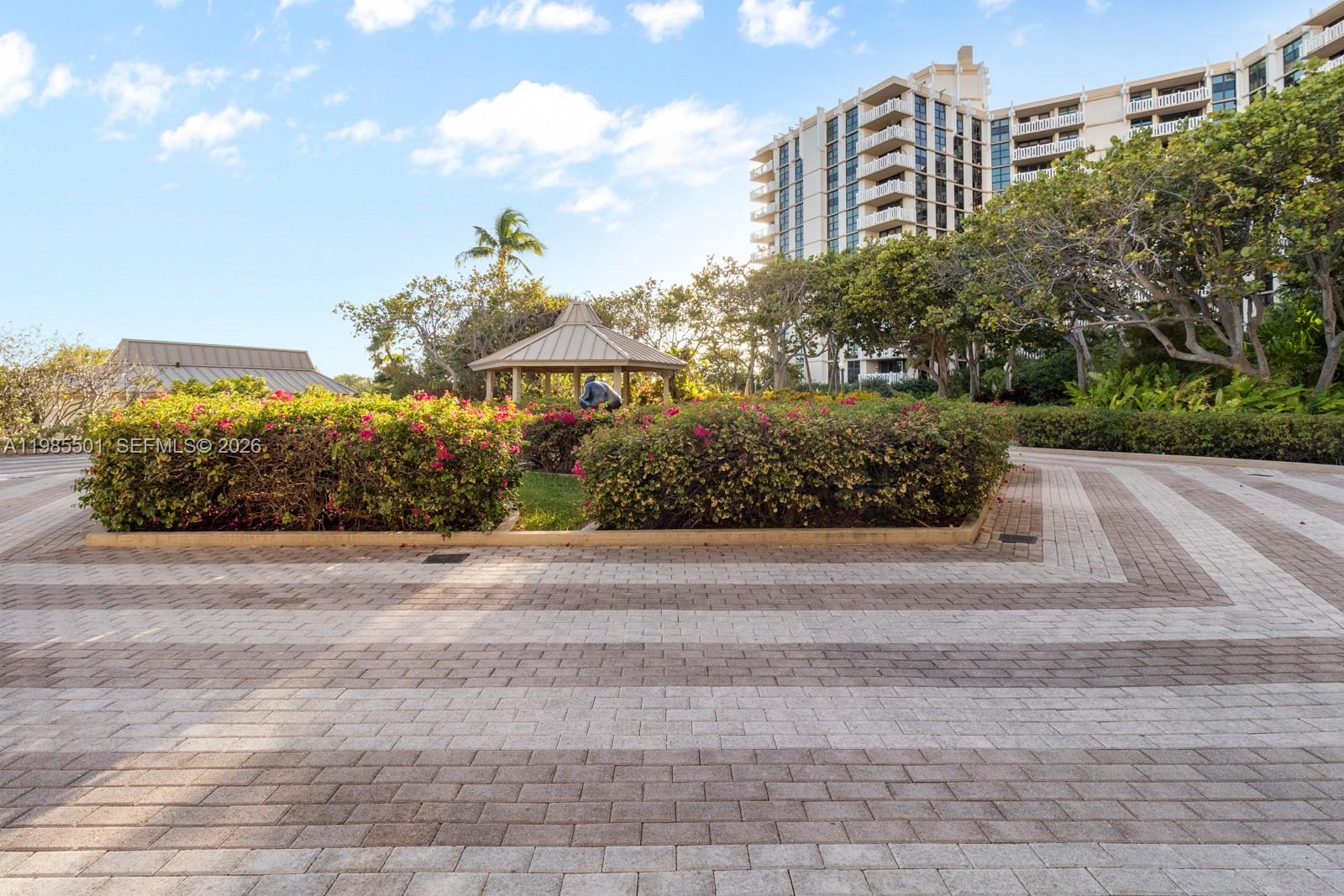 TOWERS OF KEY BISCAYNE CO - Residential Lease