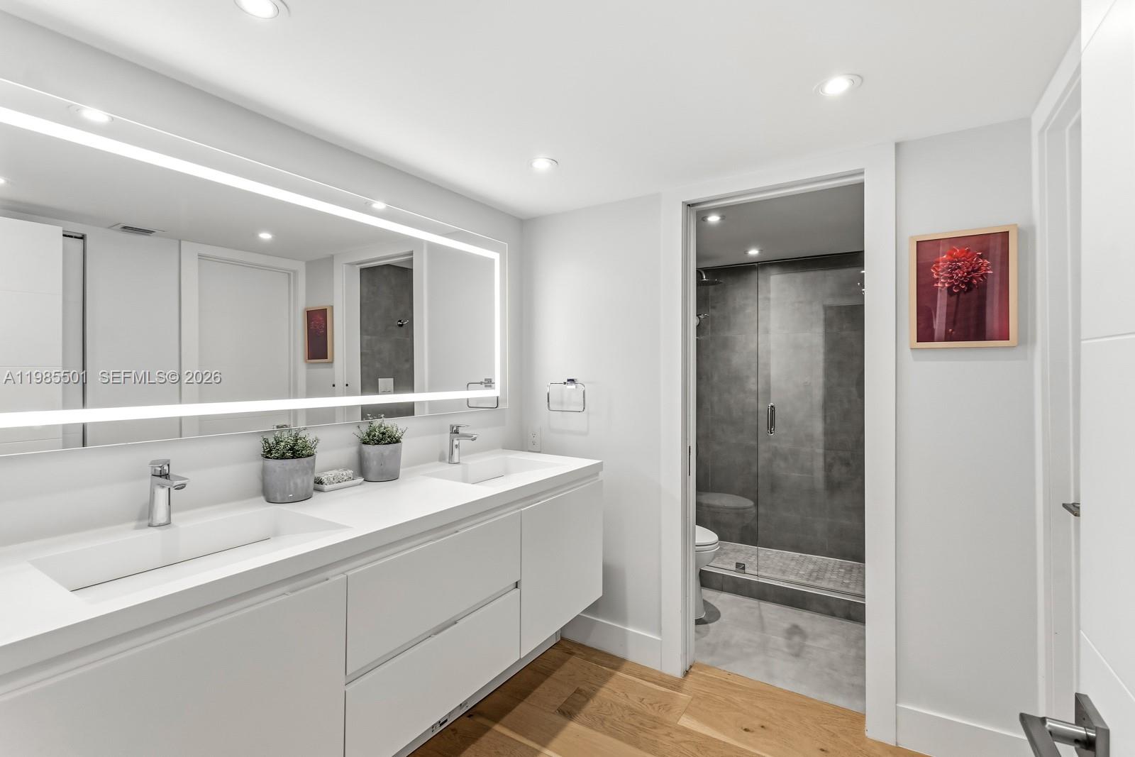 TOWERS OF KEY BISCAYNE CO - Residential Lease