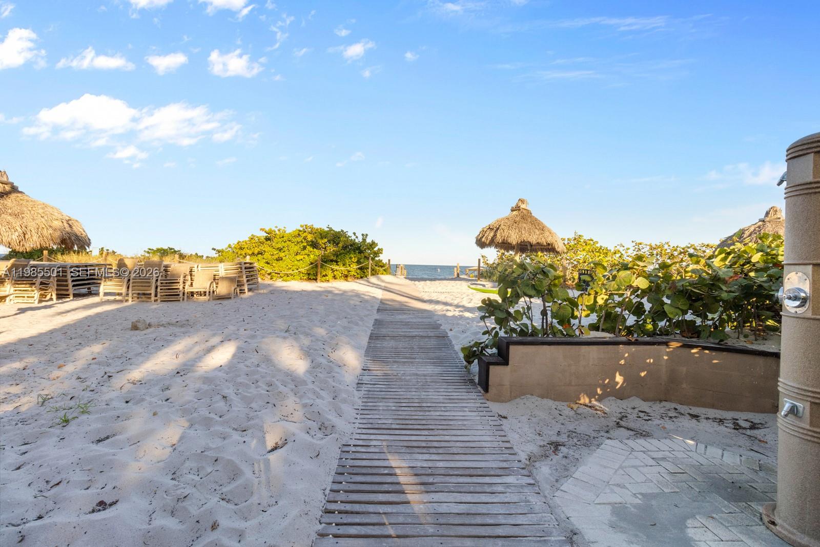 TOWERS OF KEY BISCAYNE CO - Residential Lease