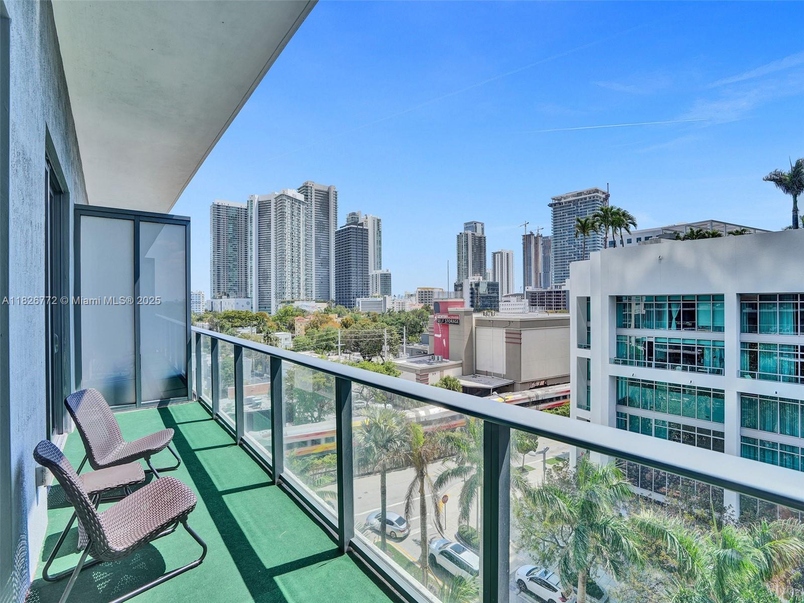 121 NE 34th St L603