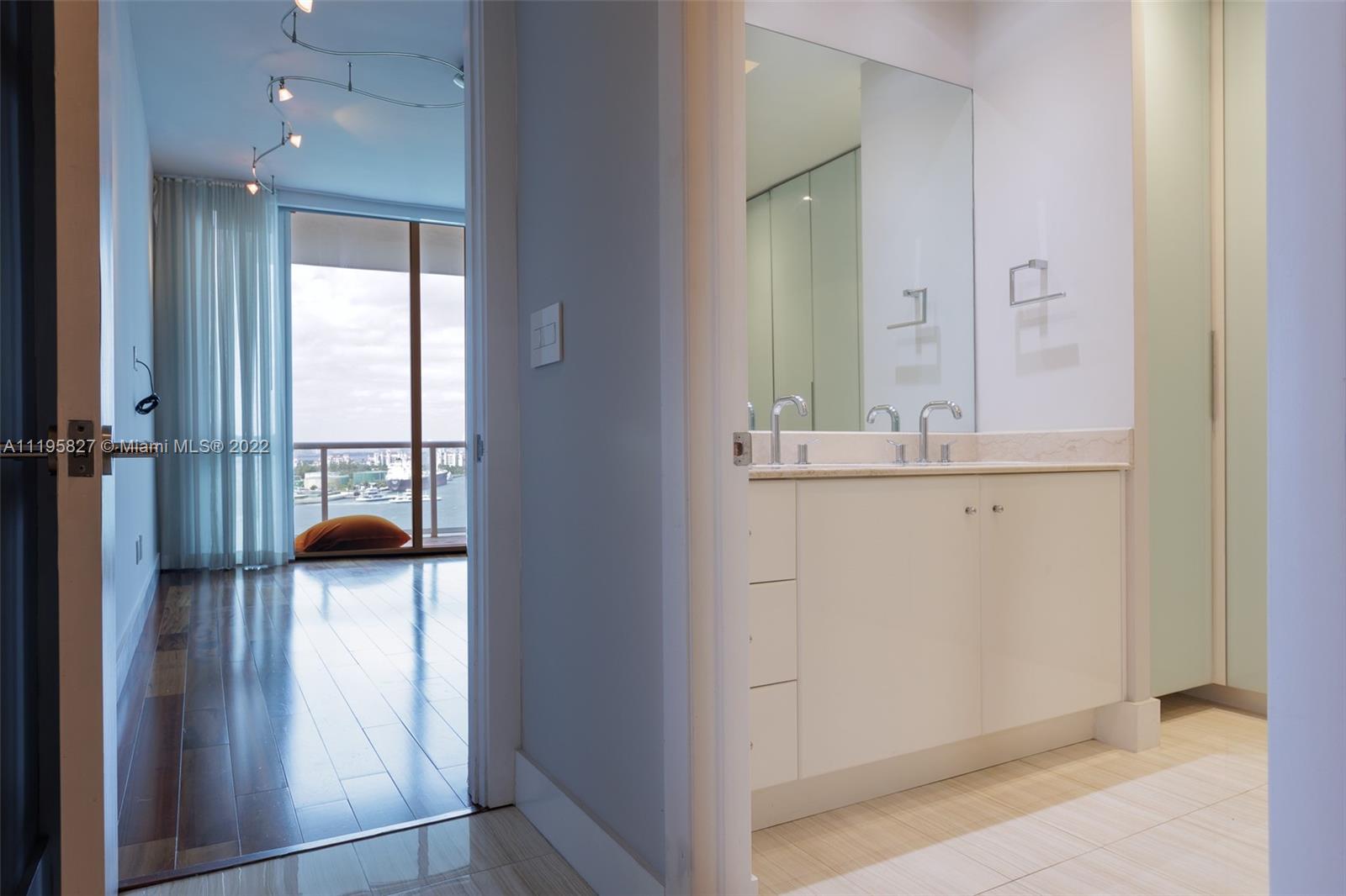 CONTINUUM ON SOUTH BEACH - Residential