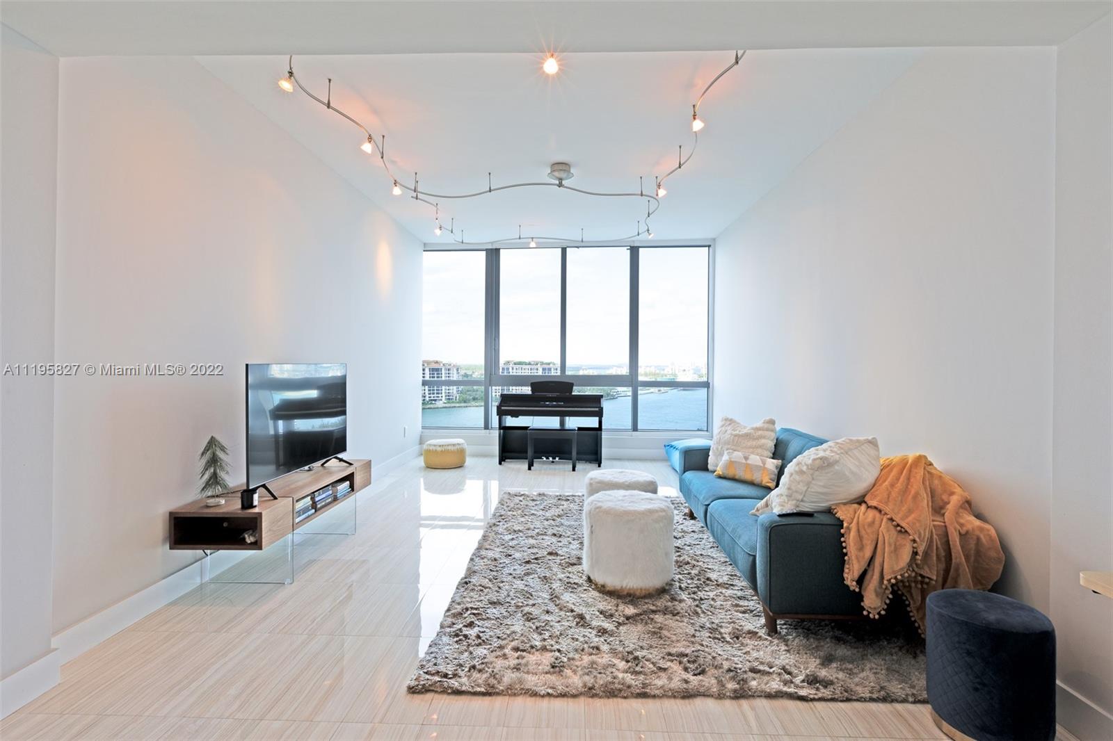 CONTINUUM ON SOUTH BEACH - Residential