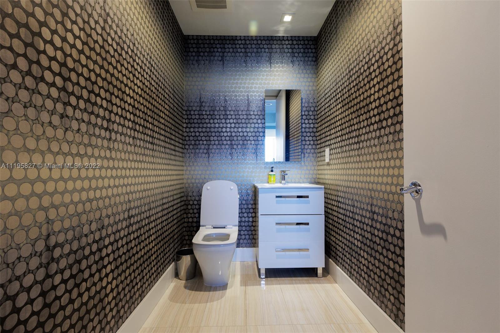 CONTINUUM ON SOUTH BEACH - Residential