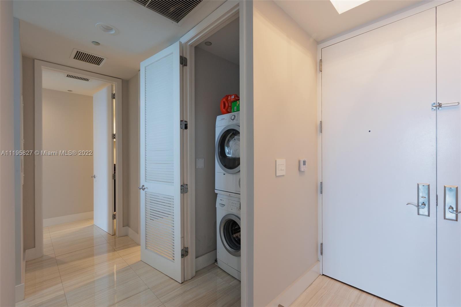 CONTINUUM ON SOUTH BEACH - Residential