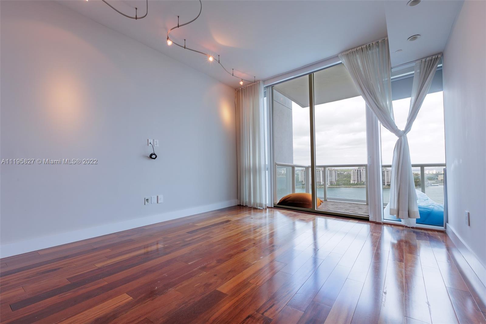 CONTINUUM ON SOUTH BEACH - Residential