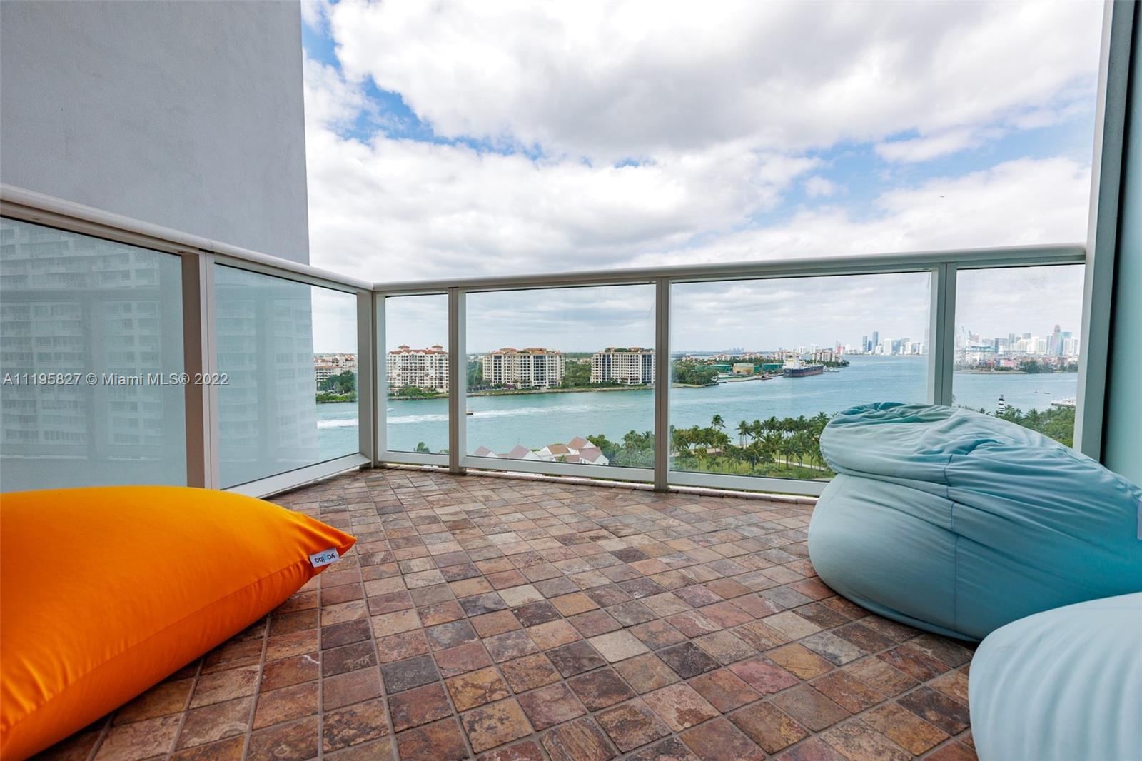 CONTINUUM ON SOUTH BEACH - Residential