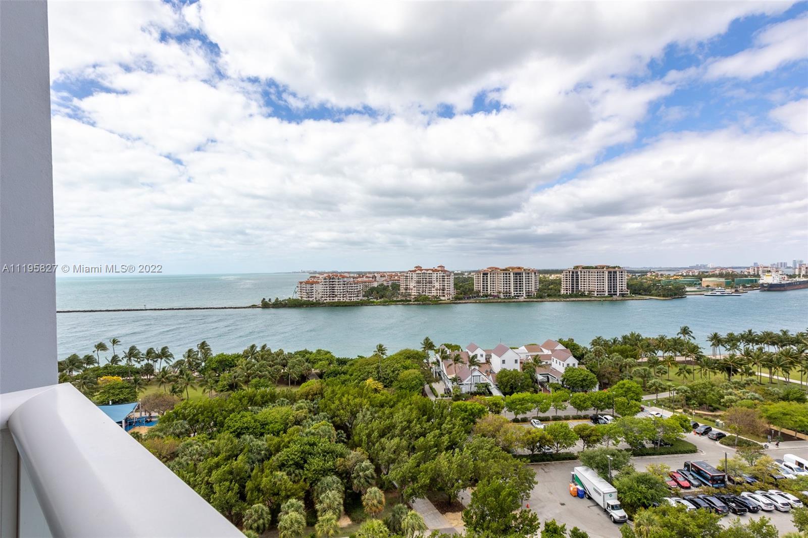 CONTINUUM ON SOUTH BEACH - Residential