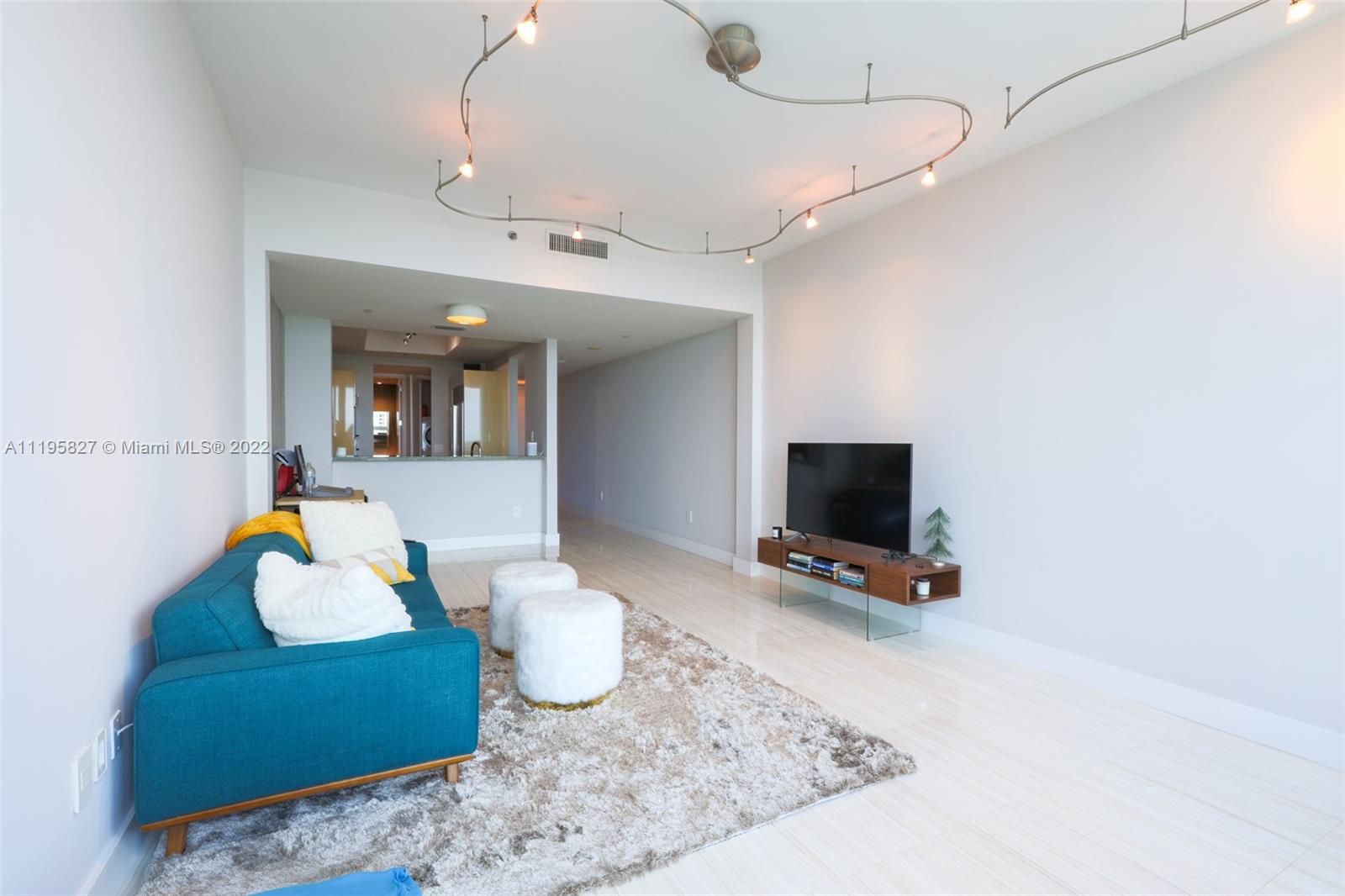 CONTINUUM ON SOUTH BEACH - Residential