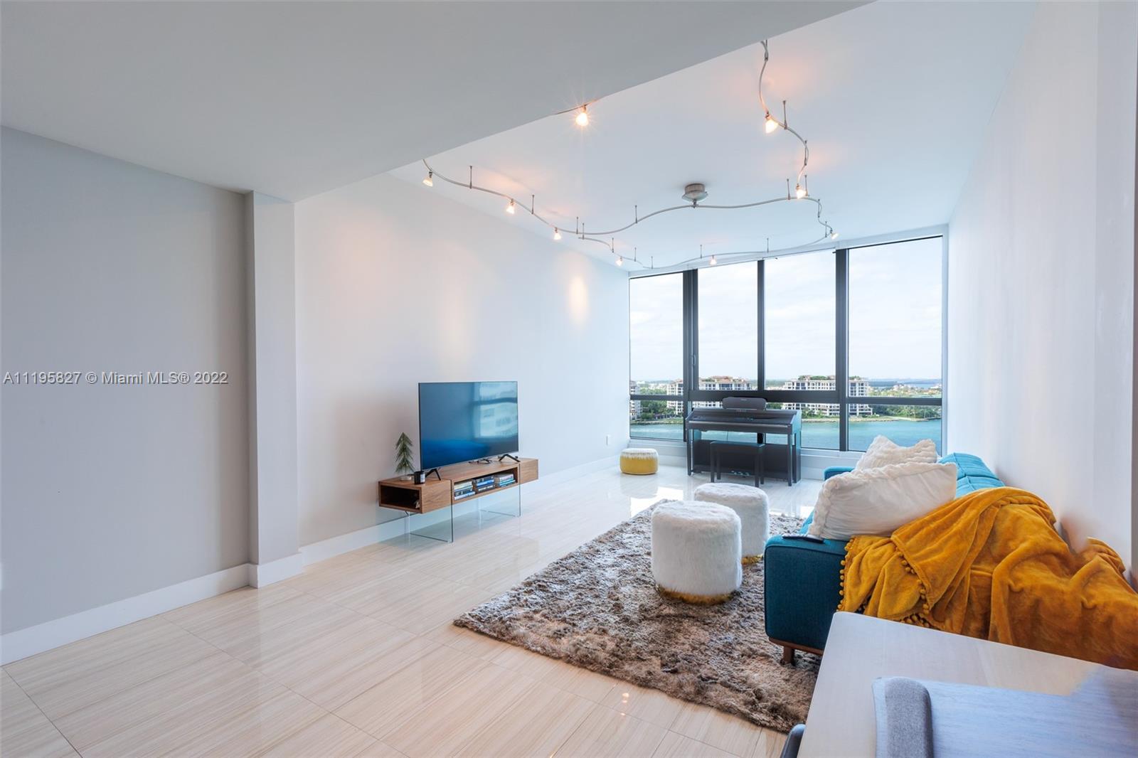 CONTINUUM ON SOUTH BEACH - Residential