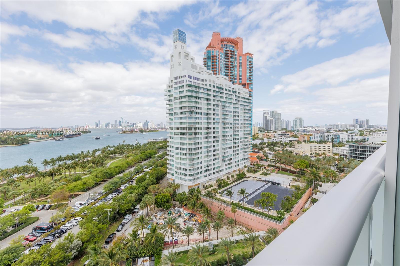 CONTINUUM ON SOUTH BEACH - Residential