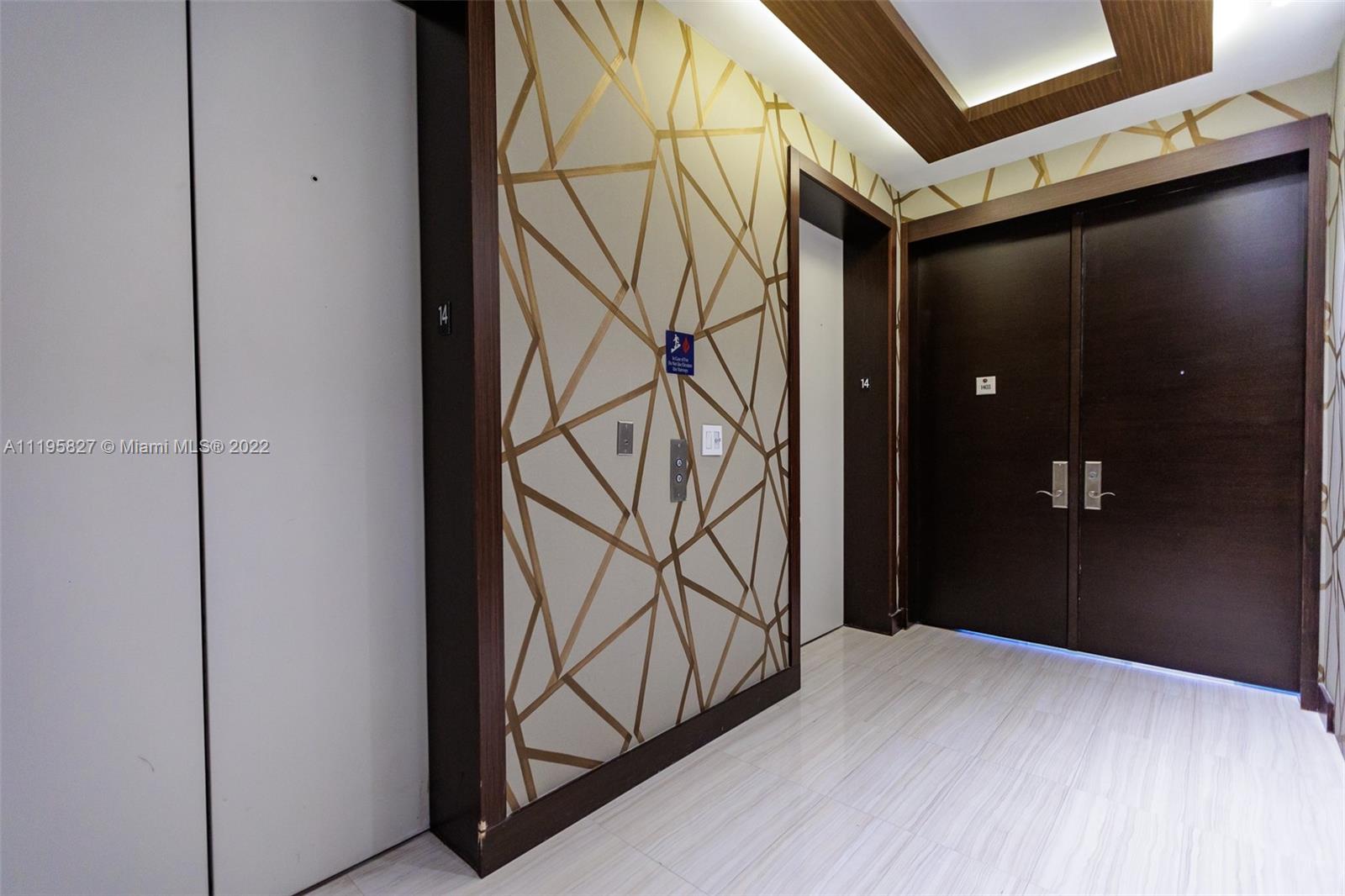 CONTINUUM ON SOUTH BEACH - Residential