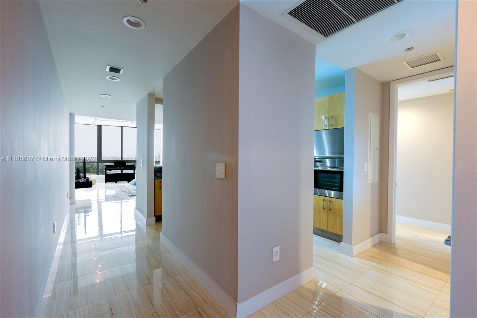 CONTINUUM ON SOUTH BEACH - Residential