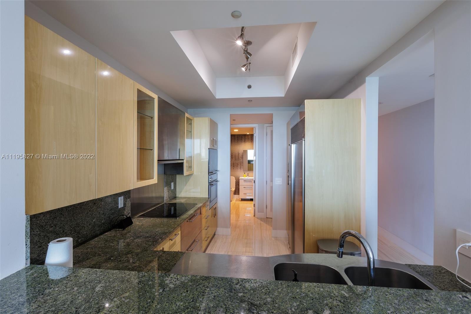 CONTINUUM ON SOUTH BEACH - Residential