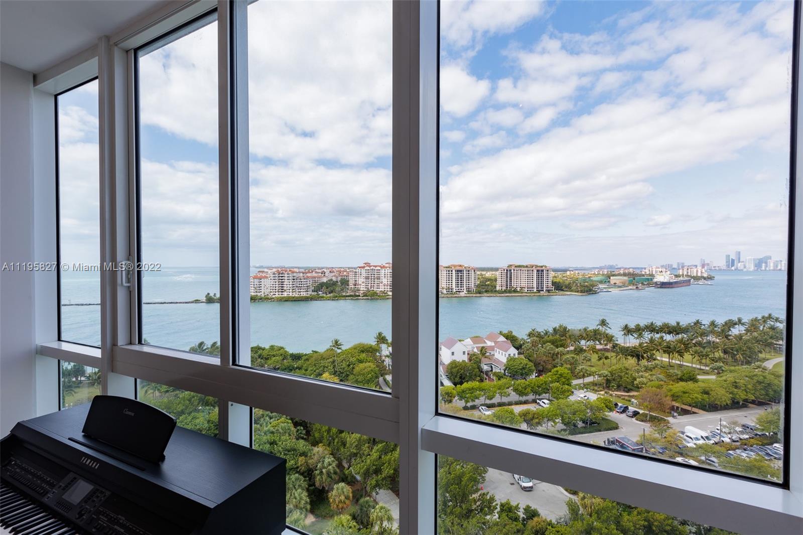 CONTINUUM ON SOUTH BEACH - Residential