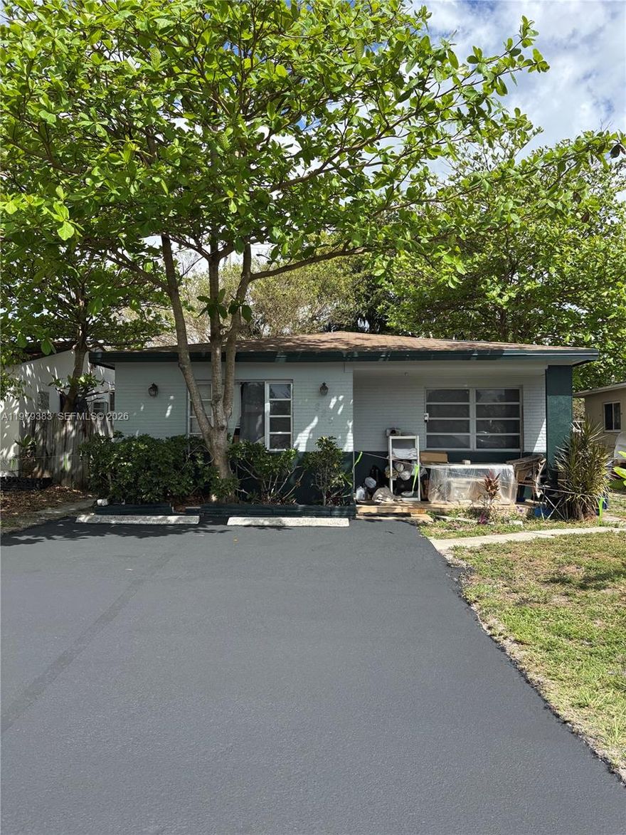 EAST OF US1.BRAND NEW KITCHEN.CLEAN, NICE, SPACIOUS UNIT  2/1 unit with washer/dryer inside. 
Private backyard, 2 parking spaces. READY TO MOVE-IN immediately. All ceramic tile flooring. WATER, SEWER,TRASH REMOVAL SERVICES are INCLUDED IN RENT. PETS FRIENDLY.