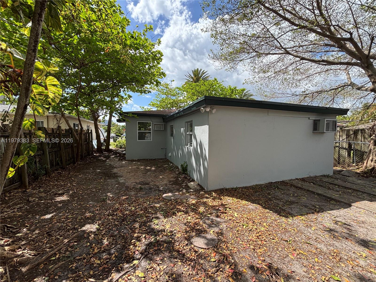 ATLANTIC SHORES DIXIE HIG - Residential Lease