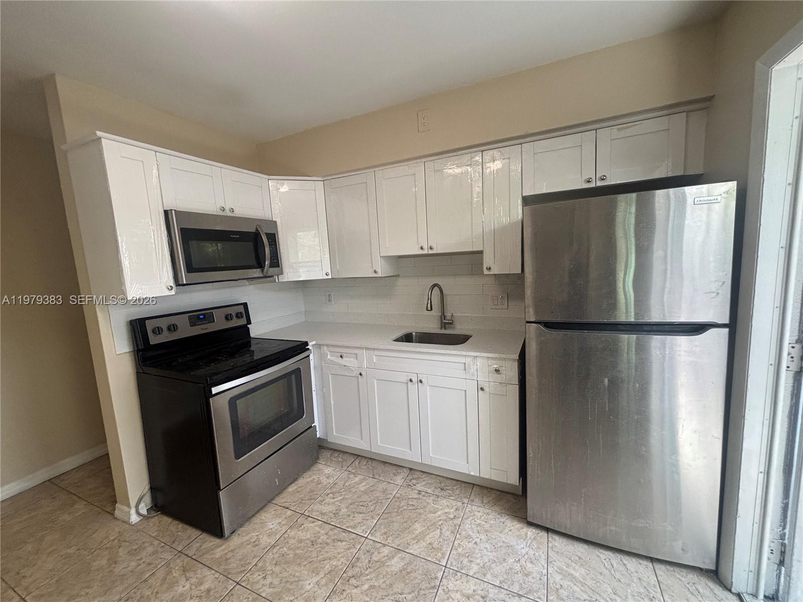 ATLANTIC SHORES DIXIE HIG - Residential Lease