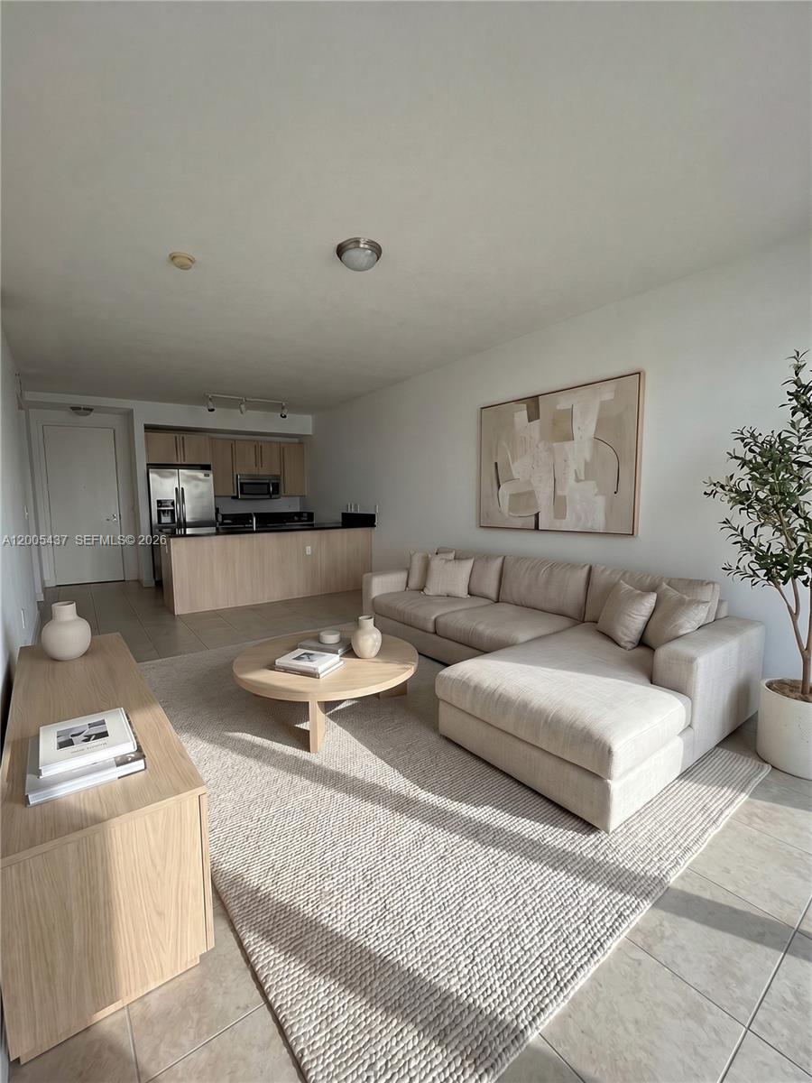 1111 SW 1st Ave 2124-N