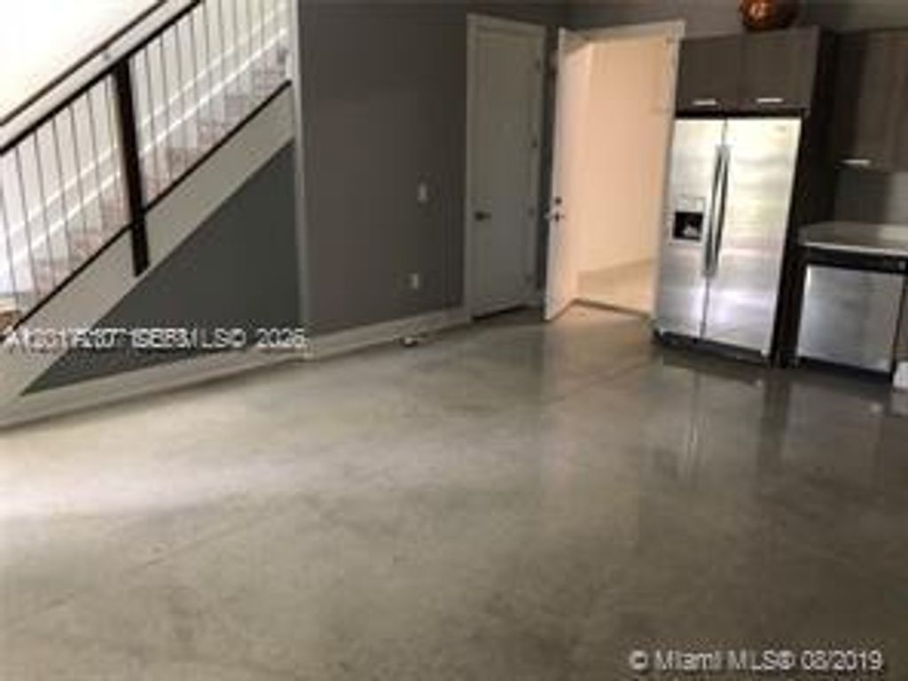 Photo of 440 NE 35th Ct #3, Oakland Park, FL 33334 (MLS # A12017237)