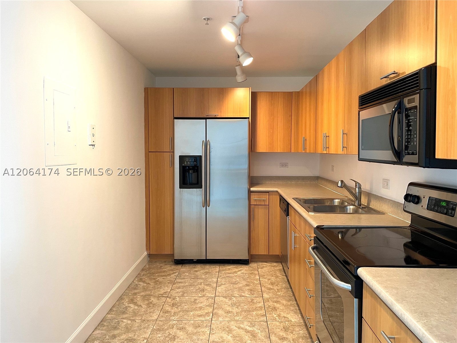 7501 E Treasure Dr 10C