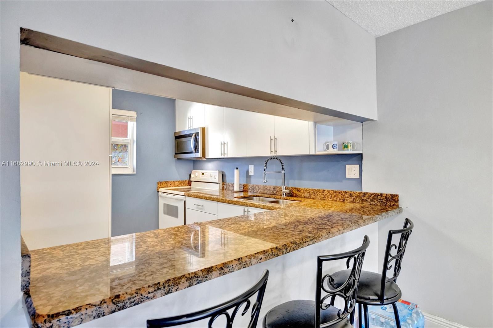 COUNTRYSIDE CONDO - Residential