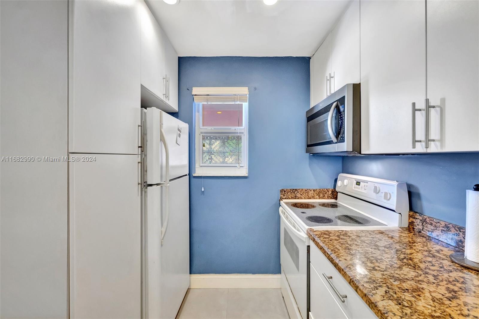 COUNTRYSIDE CONDO - Residential