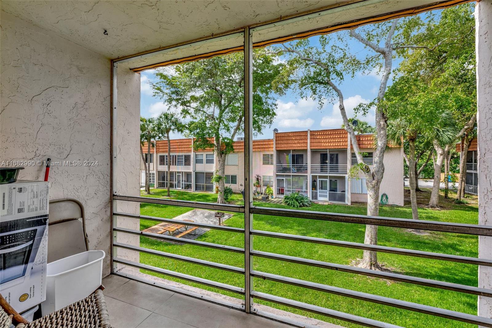 COUNTRYSIDE CONDO - Residential