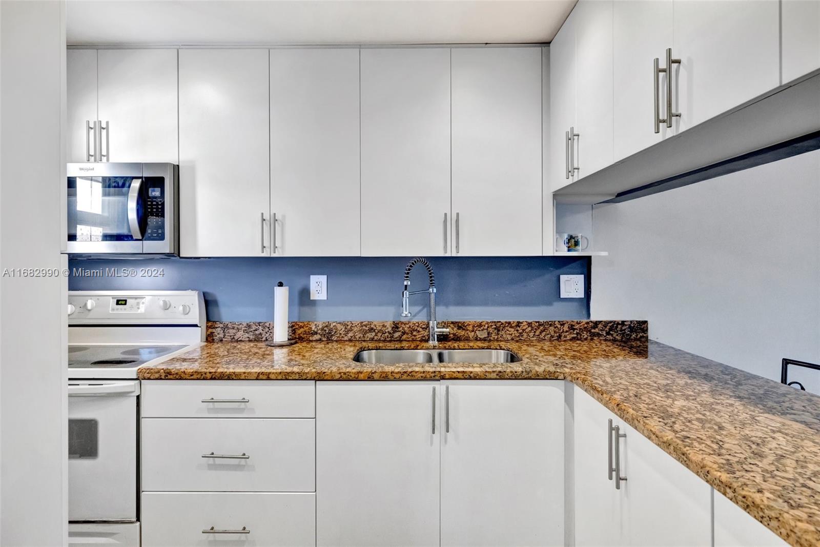 COUNTRYSIDE CONDO - Residential