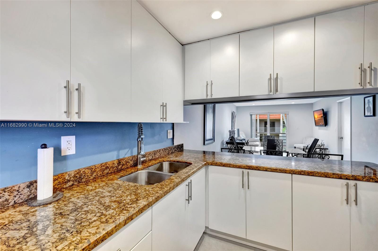 COUNTRYSIDE CONDO - Residential