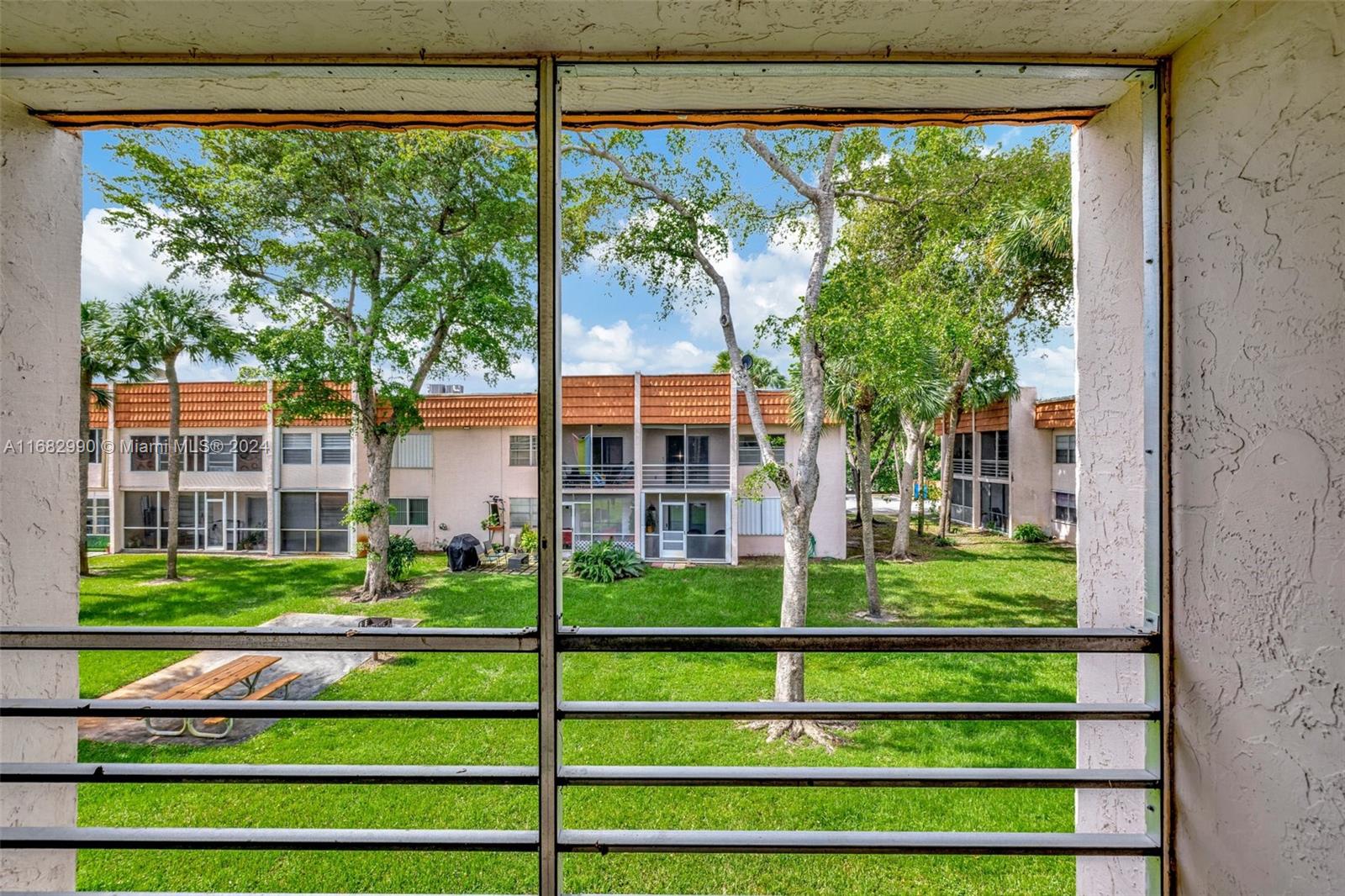 COUNTRYSIDE CONDO - Residential