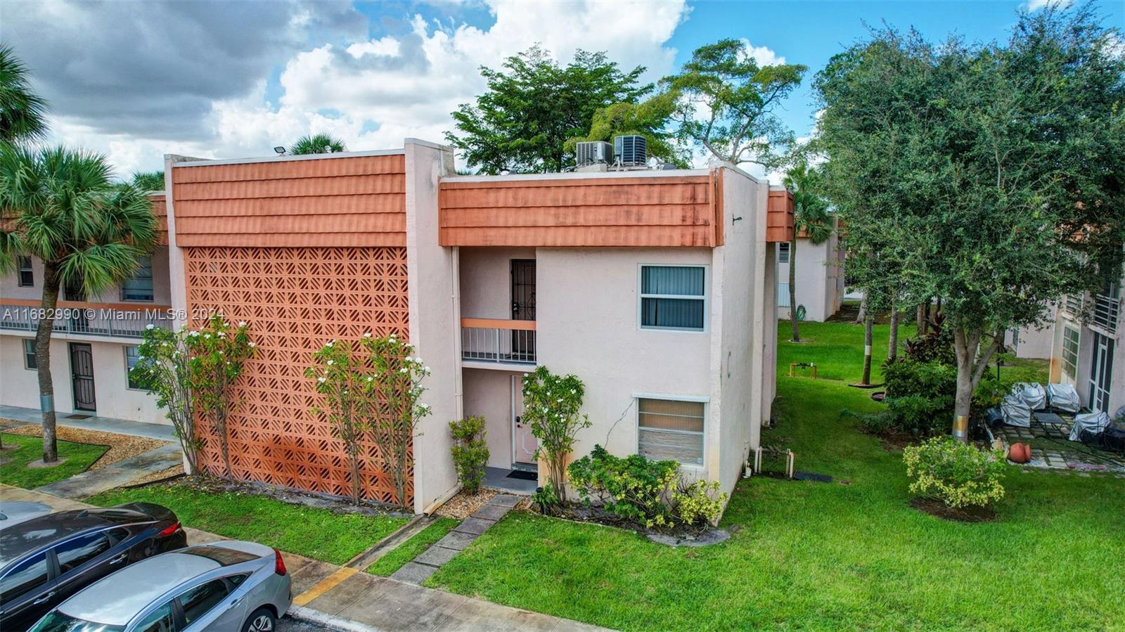 COUNTRYSIDE CONDO - Residential