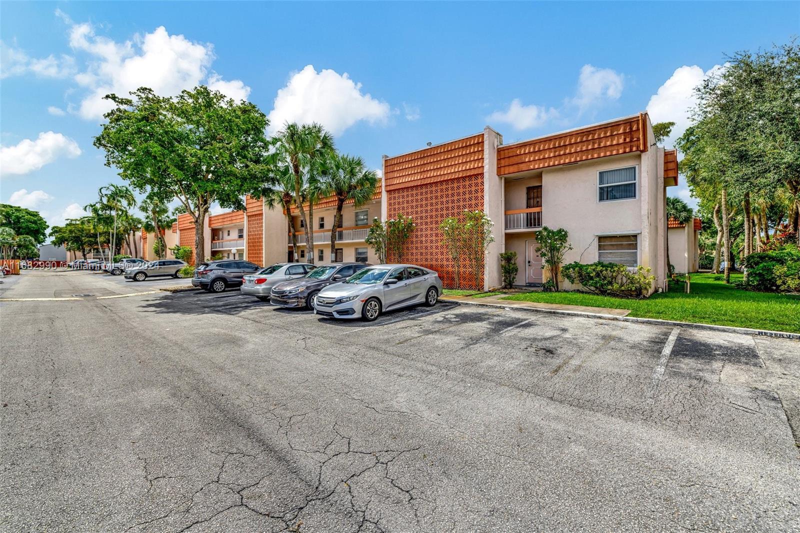 COUNTRYSIDE CONDO - Residential