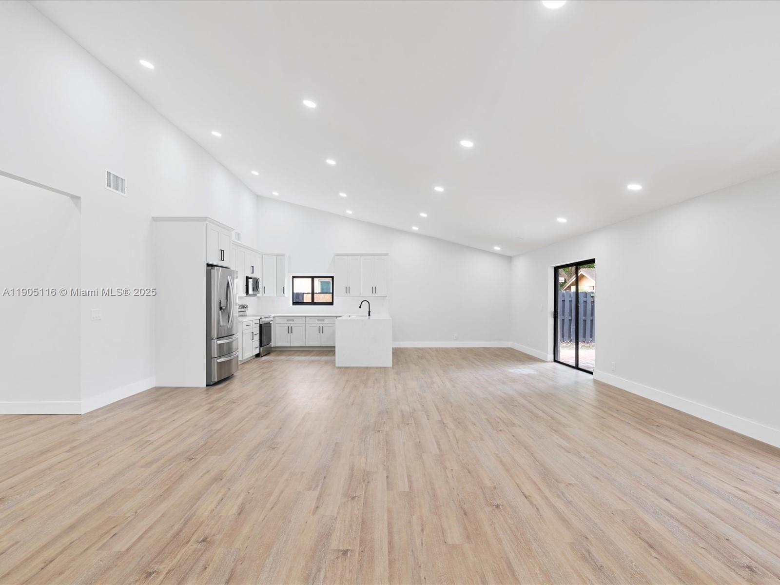 BOULEVARD EAST - Residential