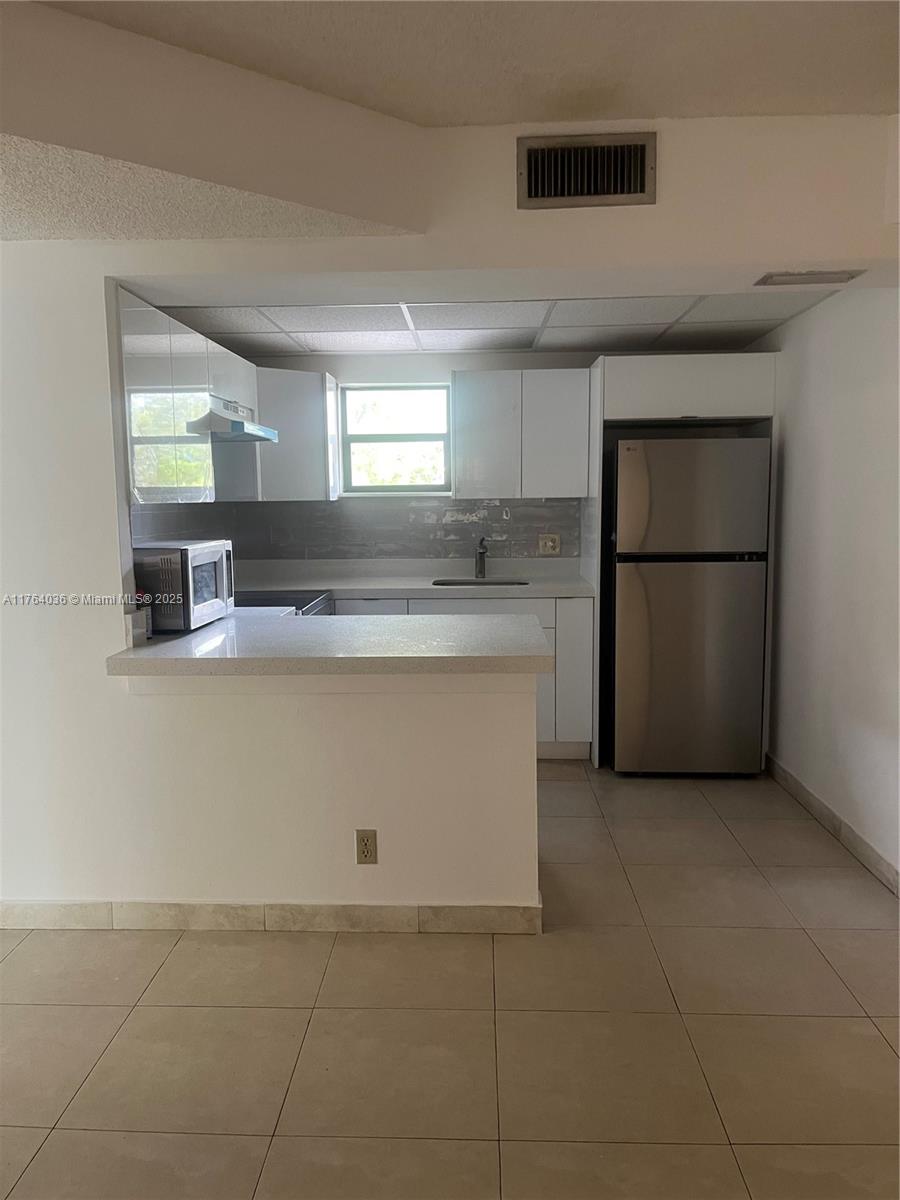 8290 Lake Dr 317, Doral, Miami-Dade County, Florida - 2 Bedrooms  
2 Bathrooms - 