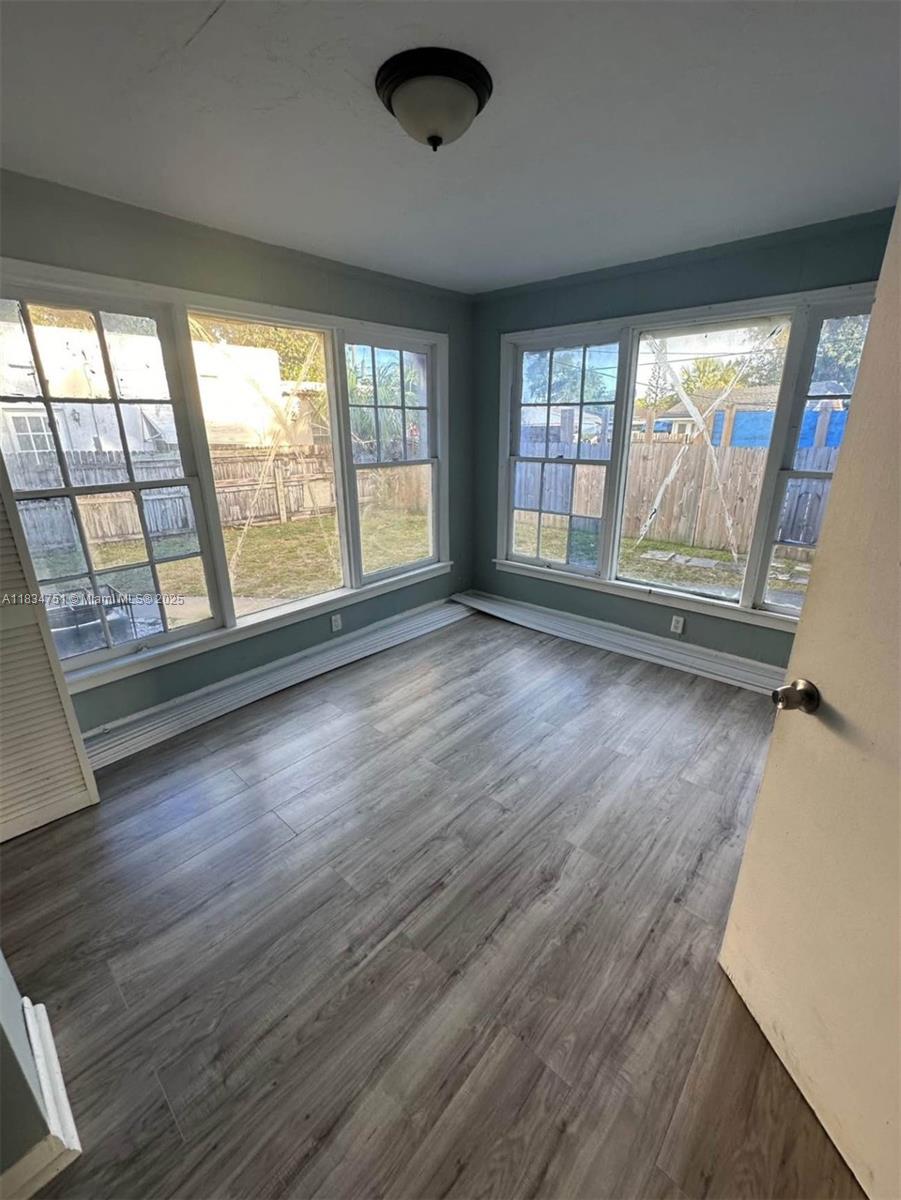 1928 Mckinley St 4B