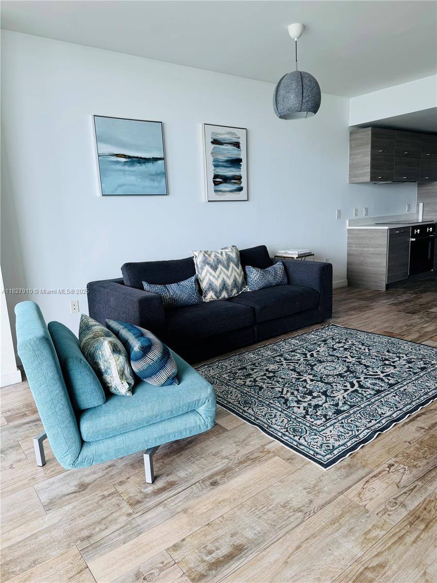 650 NE 32 st 605