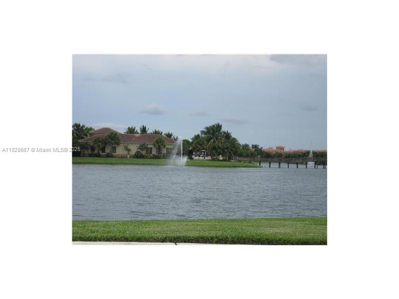 2494 Centergate Dr 103