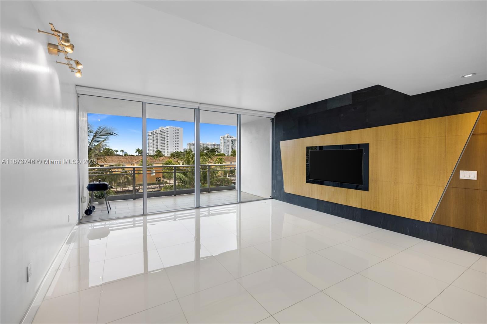 ARTECH RESIDENCES AT AVEN - Residential