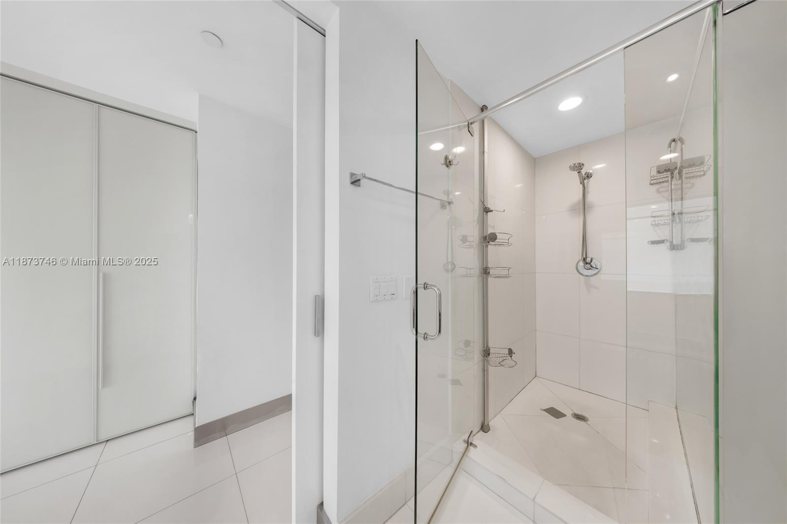 ARTECH RESIDENCES AT AVEN - Residential