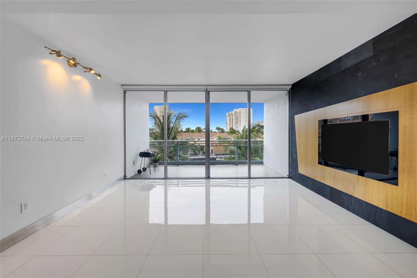 ARTECH RESIDENCES AT AVEN - Residential