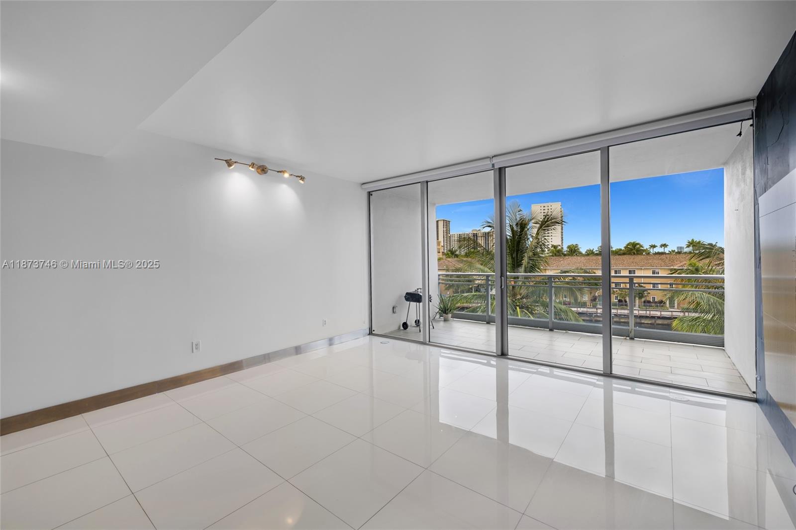 ARTECH RESIDENCES AT AVEN - Residential