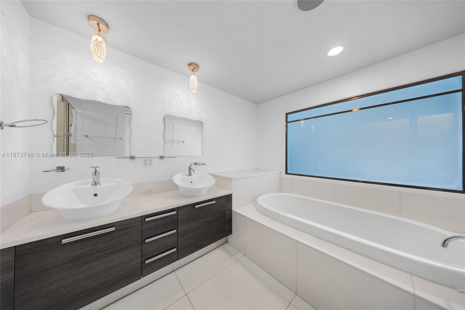 ARTECH RESIDENCES AT AVEN - Residential