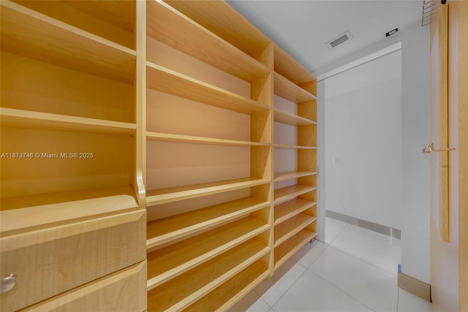 ARTECH RESIDENCES AT AVEN - Residential