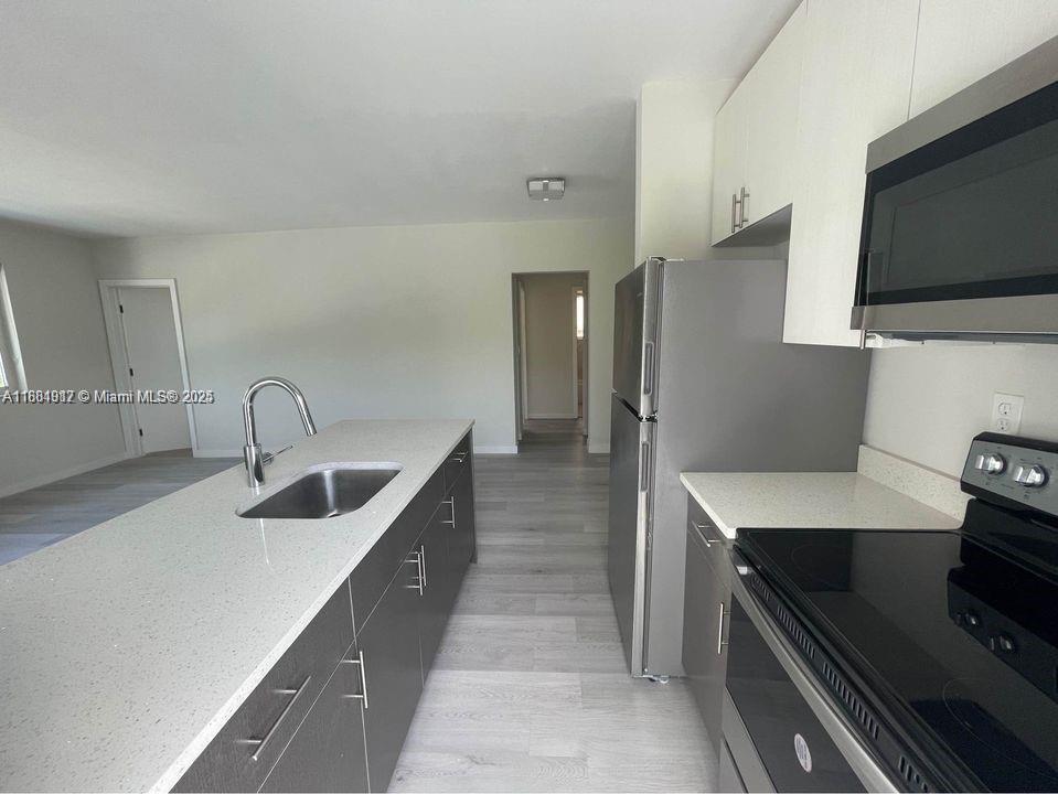 Price reflects 1 month free on a 13 month lease. Gross rent is $2200, tenant can pay $2030 monthly. 1st month and two security deposits of $2200 each to move in. Newly renovated, spacious, wont last long. Easy show, quick approval.